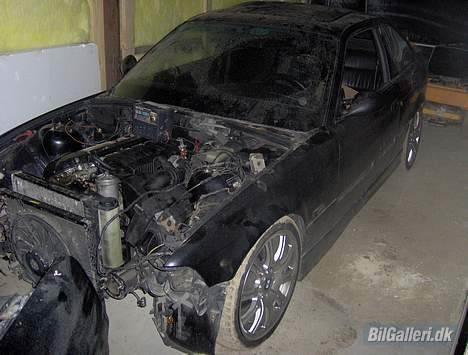 BMW e36 325I Coupé SOLGT! - ved at lave motor billede 13
