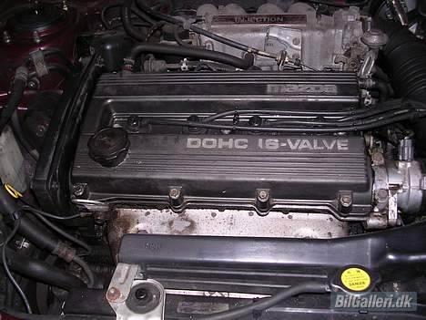 Mazda 323f  billede 4