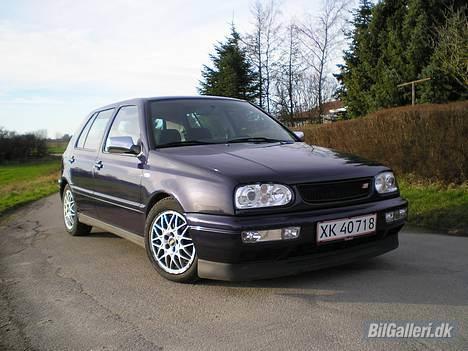 VW Golf 3 - VR6 - (98´model) - Bemærk de chrome spejlkapper, synes personligt det ser rigtigt flot ud billede 2