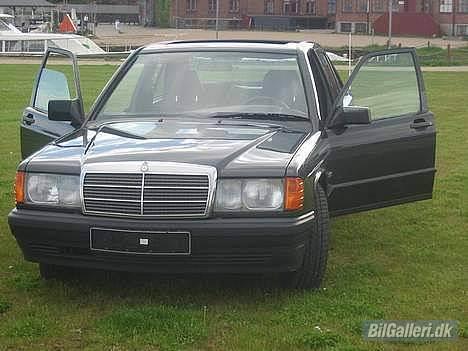 Mercedes Benz 190e - efter et stort projekt og mange timers arbejde. billede 10