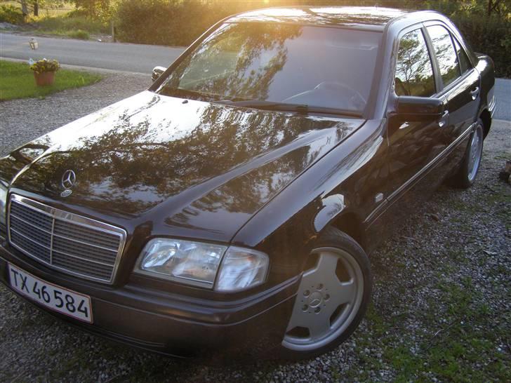 Mercedes Benz C250 - 7.5x17"  AMG med 215/40 billede 7