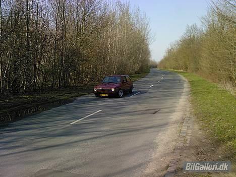 VW Golf 1 16V solgt - ud i det grøne billede 6