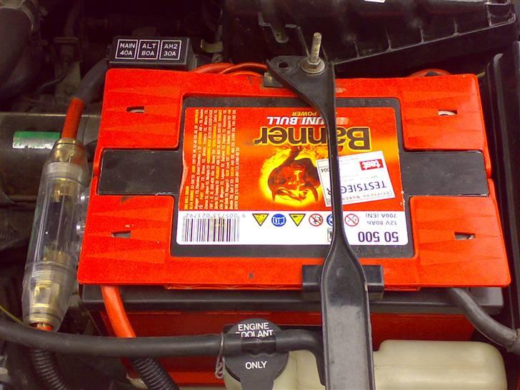 Toyota Camry  - akkumolator i motorummet  billede 9