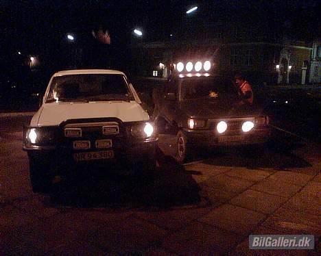Toyota hilux - mig og en kammerat på havne billede 7