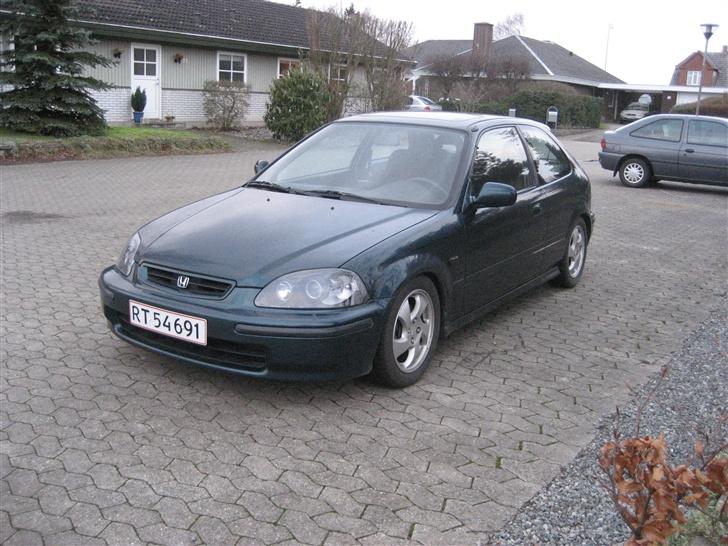 Honda Civic VTi ( Ombygget ) - Min Honda Civic VTi Vtec <3 (Under ombygning) Glæd jer :P billede 1