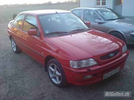 Ford Escort sport 1.8 16vsolgt billede 1