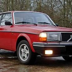 Volvo 242  ( SOLGT )