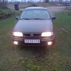 Opel vectra a 