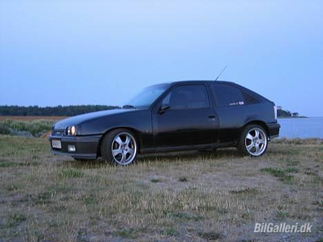 Opel kadett e  billede 1