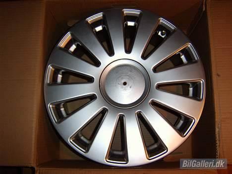 VW vento solgt - A8 fælge tror jeg det vilde være fed til vognen billede 17