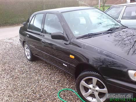 Nissan sunny ( total skadet ) billede 8