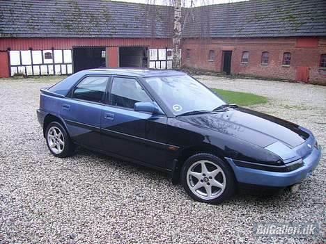 Mazda 323F billede 5