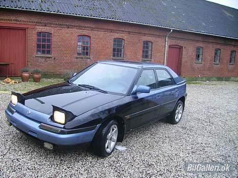 Mazda 323F billede 7