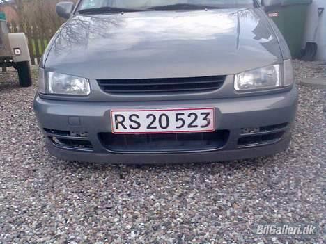 VW Polo 6N *SOLGT* - Ja der mangler lig et par små gitre efter den er kommet fra maler:-) billede 4