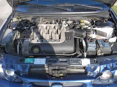 Ford Mondeo V6 - "hjertet" og hvilket dejligt et. billede 2