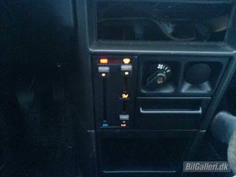 Opel Kadett - Kontrolpanel. Man kan også se lyset i alle funktionerne billede 12