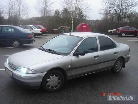 Ford Mondeo 1,8 [solgt] billede 10