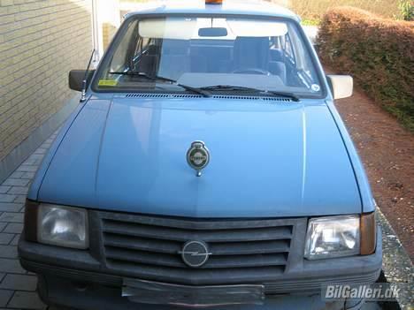 Opel corsa (SOLGT) billede 1