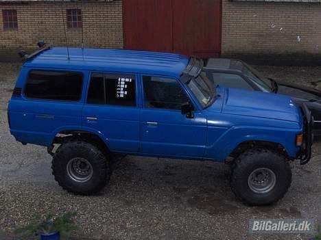 Toyota Landcruiser Hj 60 STJÅLET - Med 38" dæk. billede 3