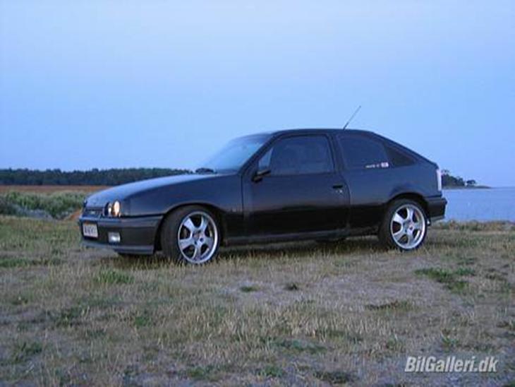 Opel kadett e  billede 1