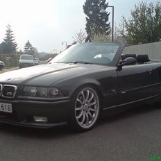 BMW 325i Cabriolet *SOLGT* 