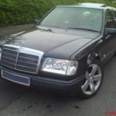 Mercedes Benz 250 D (W124) *TIL SALG!*