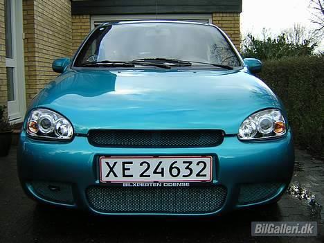 Opel Corsa b - front med klarer lygter og rs kofanger billede 11