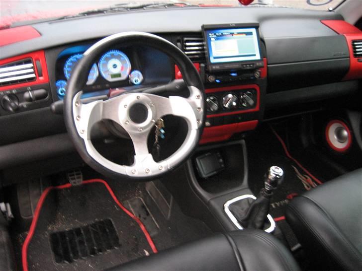 VW golf 3 (solgt) - jaaah kabinen med læder sæder, sidder sku for nice i dem :) billede 3