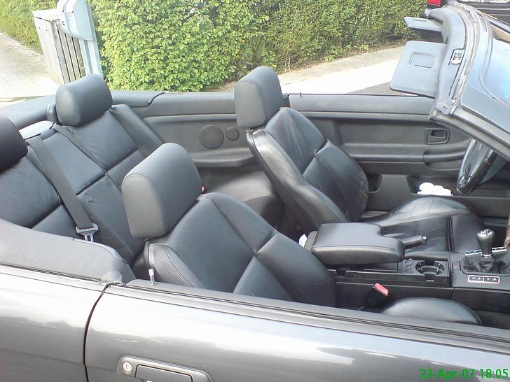 BMW 325i Cabriolet *SOLGT*  billede 2