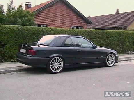 BMW 325i Cabriolet *SOLGT*  billede 3