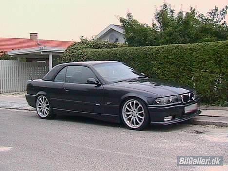 BMW 325i Cabriolet *SOLGT*  billede 4