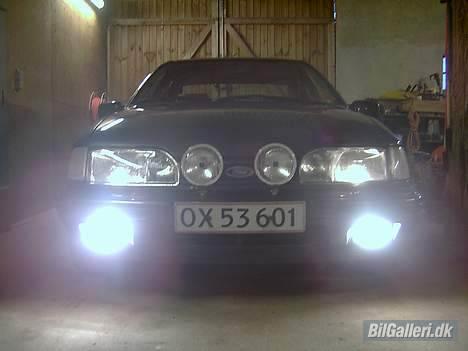 Ford Sierra 2,0 i GT - Org. tågelygter og eftermont. Hella lygter med 2x 100w pære. billede 14