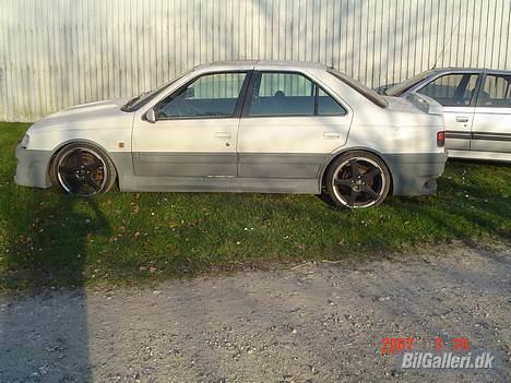 Peugeot 405 MI16 (Solgt) - skørter og fælge skal over på min egen det blir nice!! billede 11