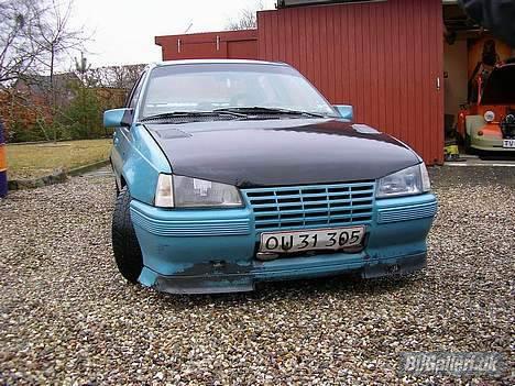 Opel kadett sedan  - fronten billede 3