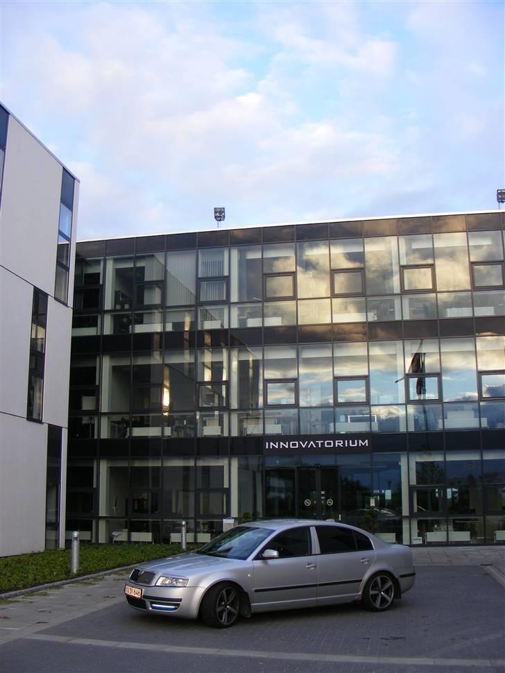 Skoda Superb (KongeSkoda) [SOLGT] billede 9