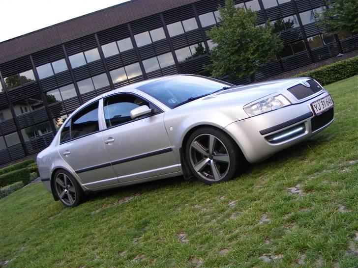 Skoda Superb (KongeSkoda) [SOLGT] billede 12