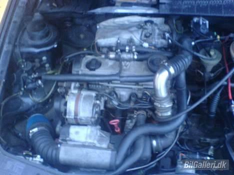 VW Vento *PROJEKT* - Her er et billede af motoren . men det er taget med mobil . sorry ,  billede 9