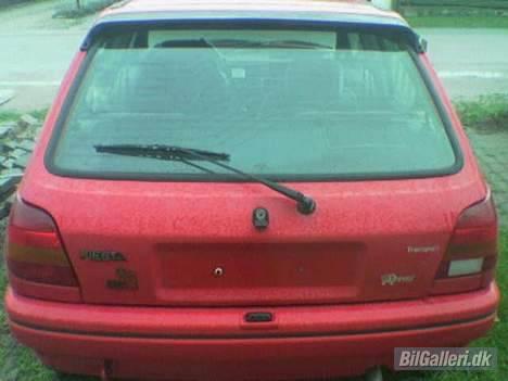 Ford Fiesta 1.8 sport  (solgt) - Projekt igang. billede 2