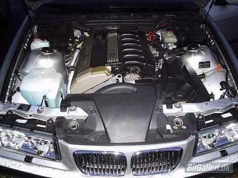 BMW E36 320i " Solgt " billede 4