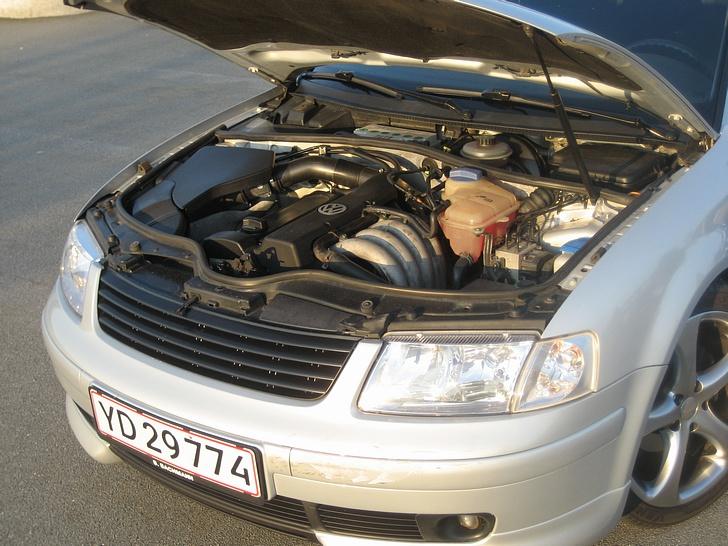 VW Passatàn SOLGT - Maskinrummet.... billede 14