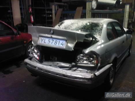 BMW 328i Coupé **Solgt** billede 7