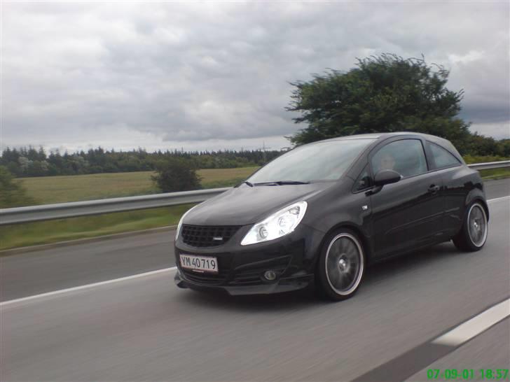 Opel Corsa D Enjoy "Solgt" - Cruisin an autobahn billede 1
