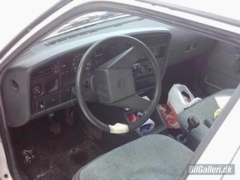 Opel ascona cc 1,6s (solgt). billede 7