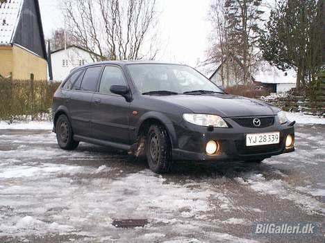 Mazda 323F 2,0 Sportive DØD billede 3