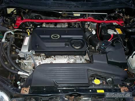 Mazda 323F 2,0 Sportive DØD billede 6