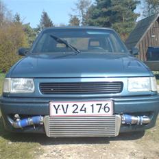 Opel corsa a 2.0 16 v turbo