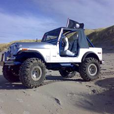 Jeep CJ7 --solgt--