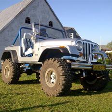 Jeep CJ7 --solgt--