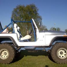 Jeep CJ7 --solgt--