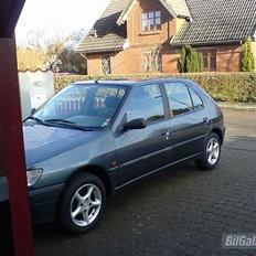 Peugeot 306 total skadet